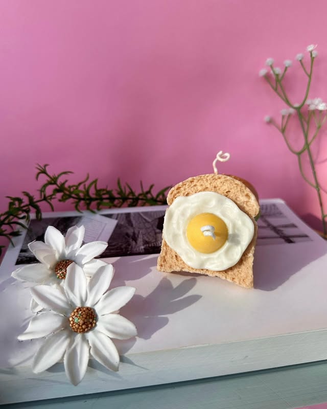 Toast & Egg Candle